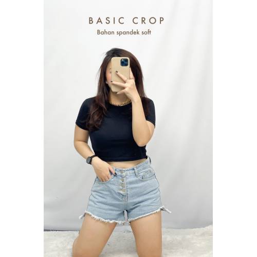 Basic Crop Hitam