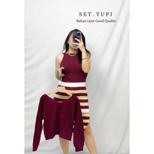 Set Yupi Rajut Stripe Maroon